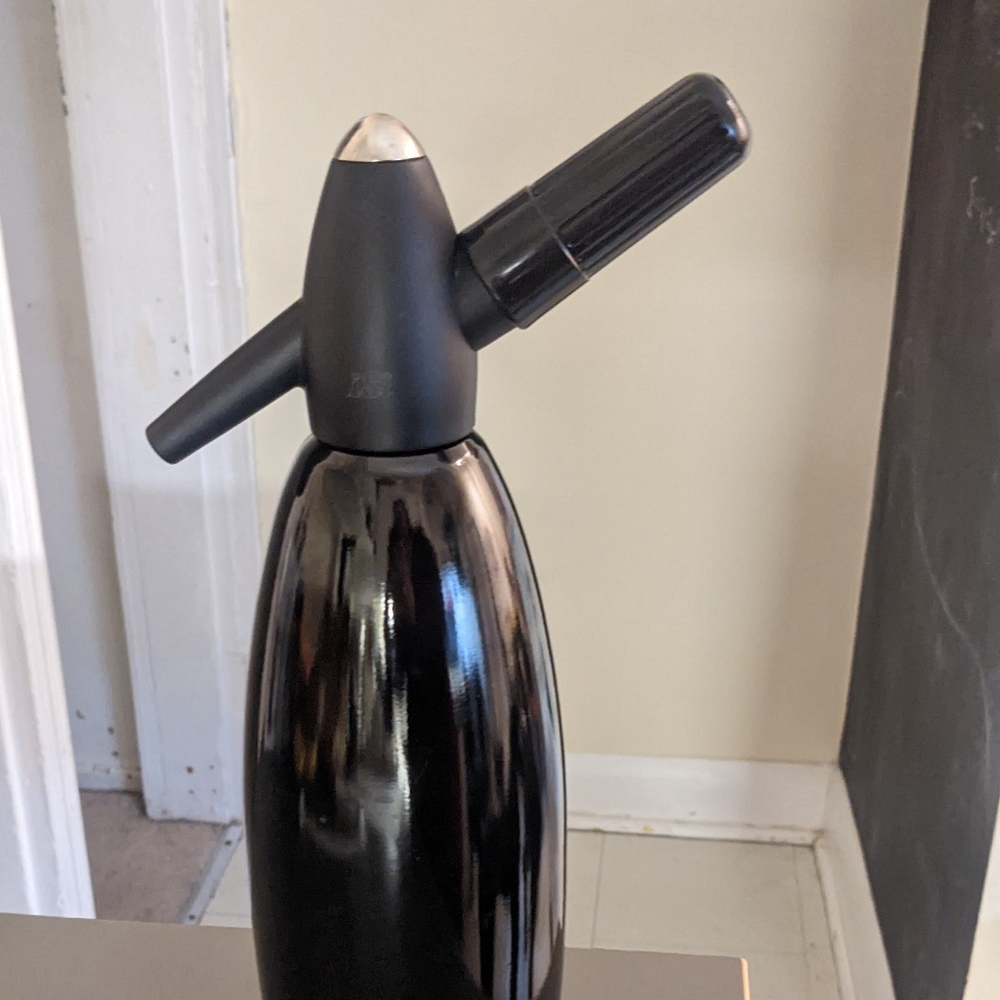 Black ISI Soda Siphon